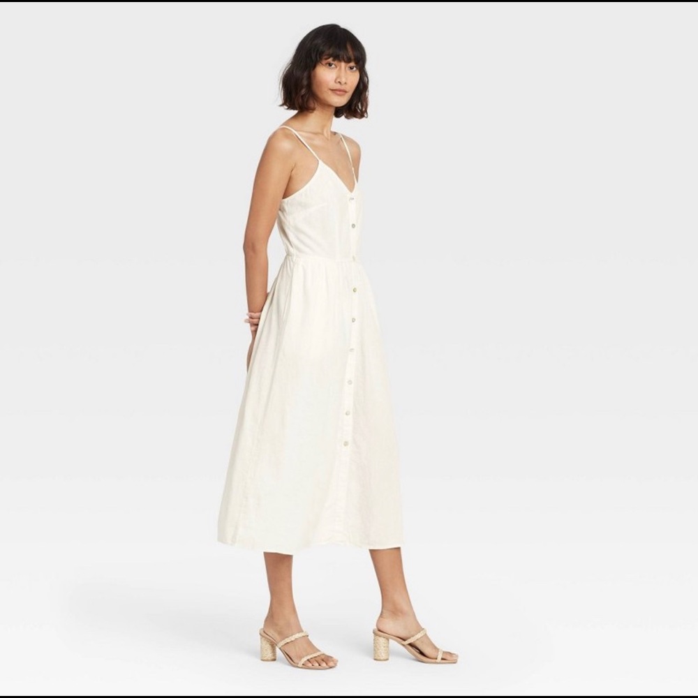 Sleeveless Button-Front Dress - Picture 3 of 3